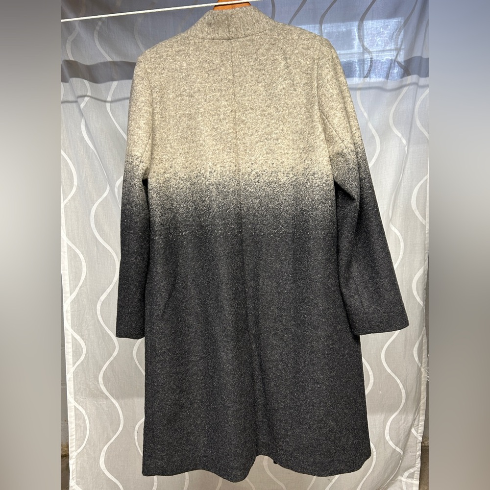 Classiques Entier Black and Cream Ombre Coat - Picture 4 of 11